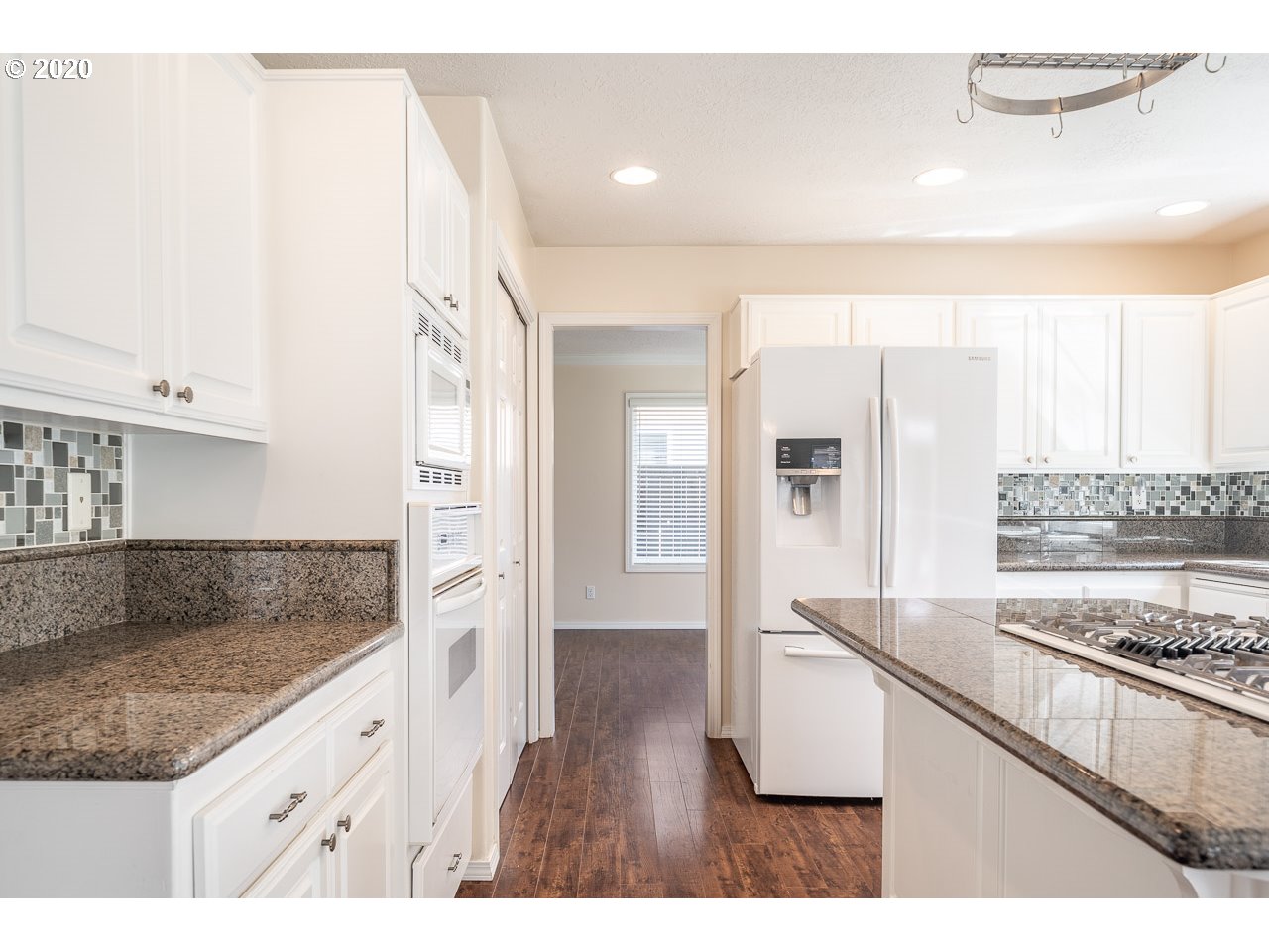 1196 Keystone Loop Northeast Keizer, OR 97303 - Photo 5 of 32 Gallery Image 5