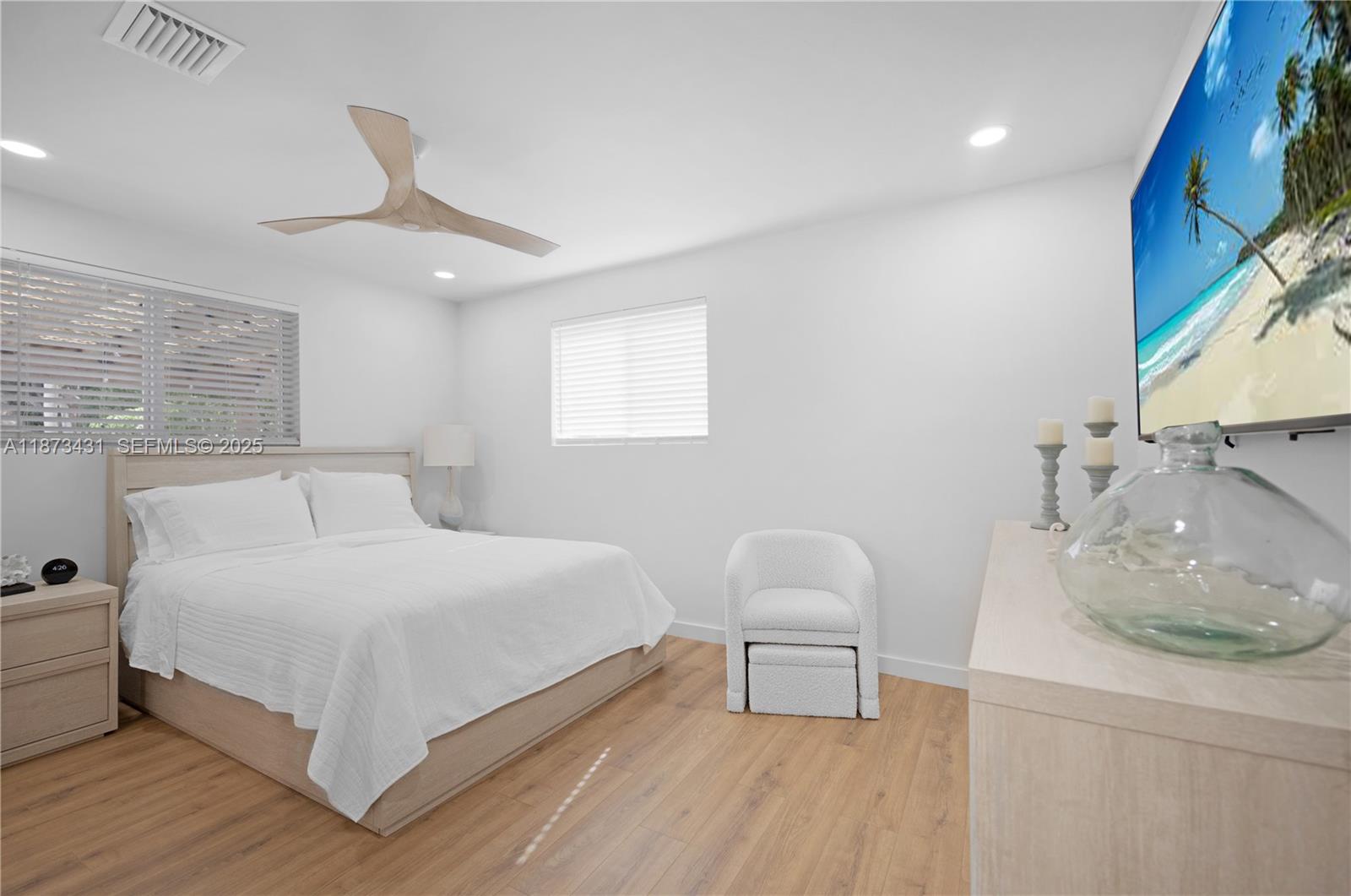 53 Bonefish Avenue Key Largo, FL 33037 - Photo 23 of 25 a bedroom with a bed and window