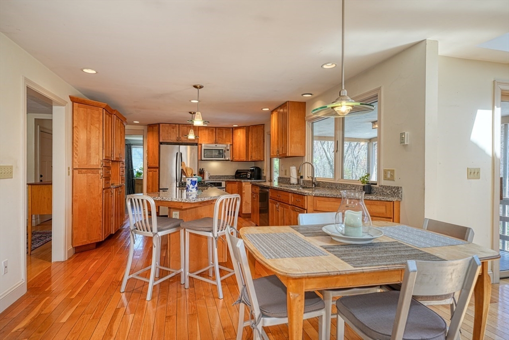 166 Willow Gate Rise Holliston, MA 01746 - Photo 3 of 42 Gallery Image 3
