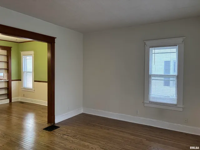 $149,900 | 735 West Douglas Avenue, Jacksonville, IL 62650