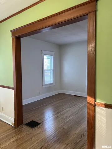 $149,900 | 735 West Douglas Avenue, Jacksonville, IL 62650