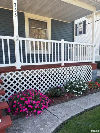 $149,900 | 735 West Douglas Avenue, Jacksonville, IL 62650