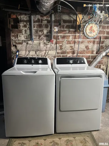 $149,900 | 735 West Douglas Avenue, Jacksonville, IL 62650