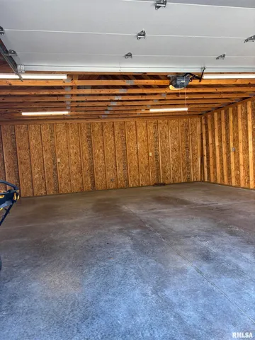 $149,900 | 735 West Douglas Avenue, Jacksonville, IL 62650