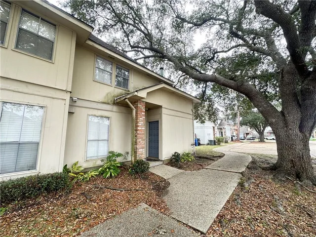 $1,400 | 150 Cypress Grove Court, Unit 101, New Orleans, LA 70131