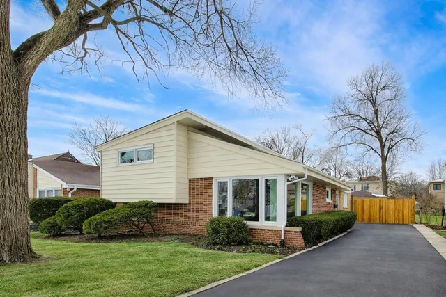 $525,000 | 1334 Ferndale Avenue, Highland Park, IL 60035