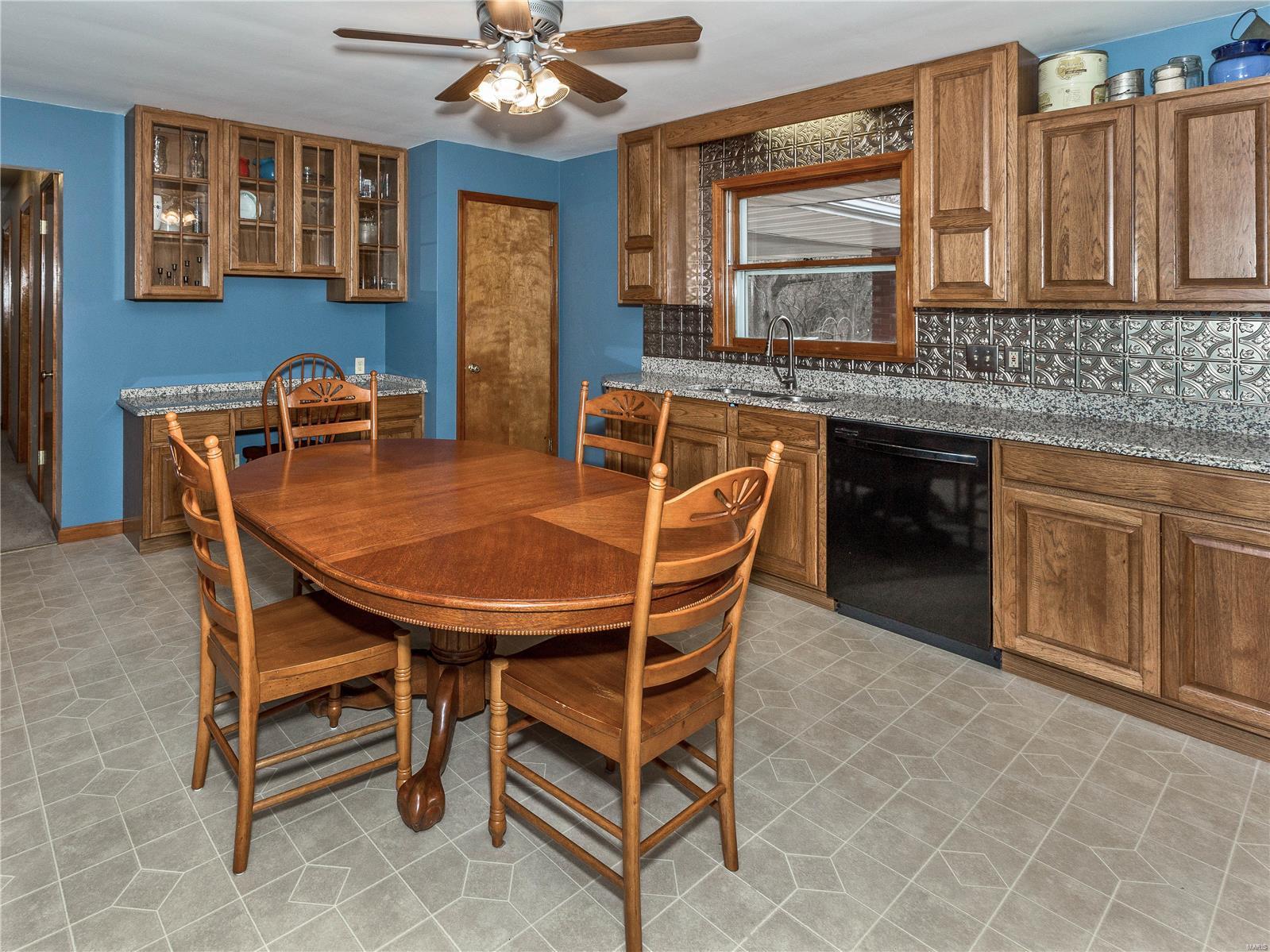 6158 Alhambra Road Alhambra, IL 62001 - Photo 13 of 52