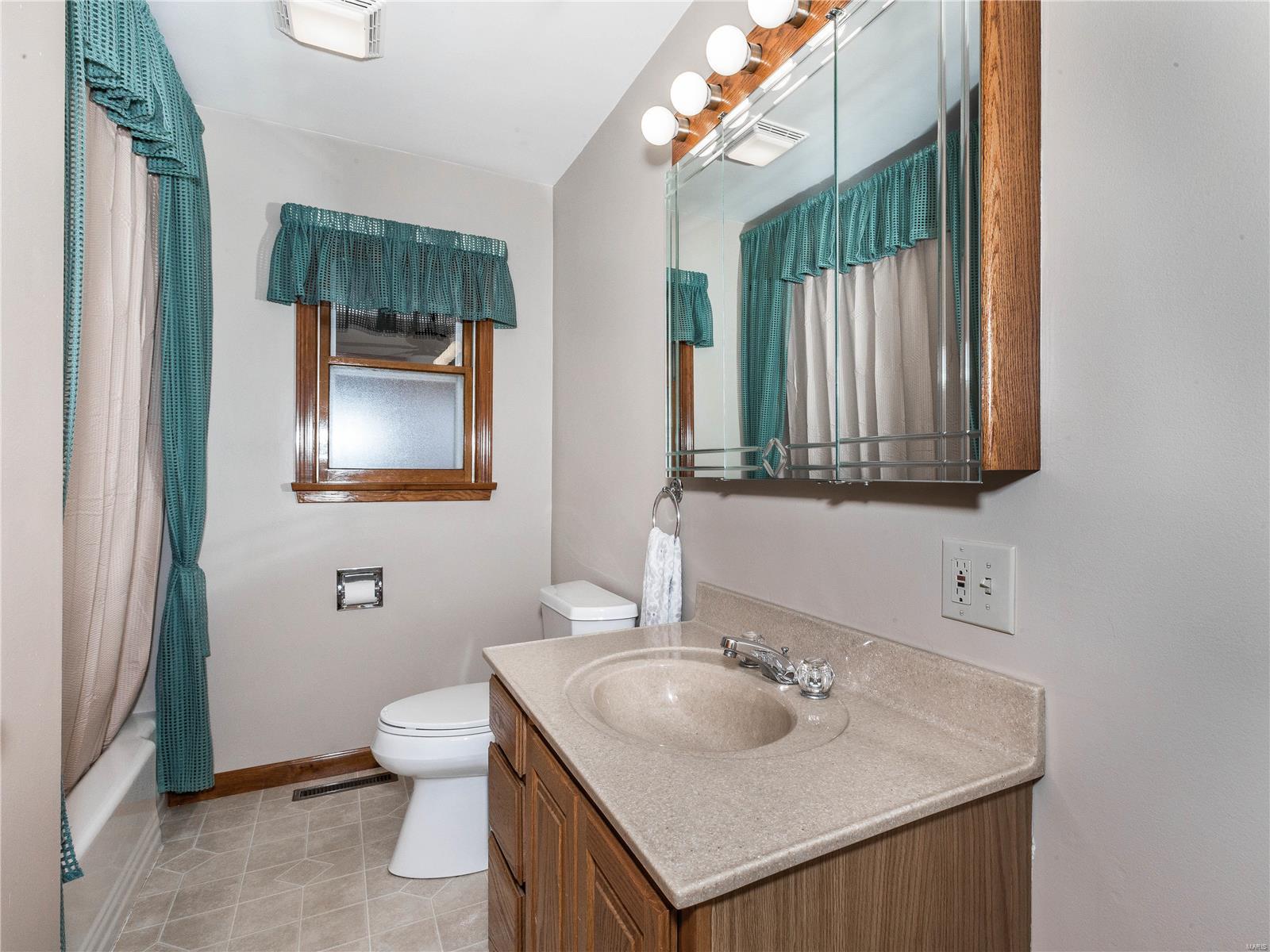 6158 Alhambra Road Alhambra, IL 62001 - Photo 22 of 52