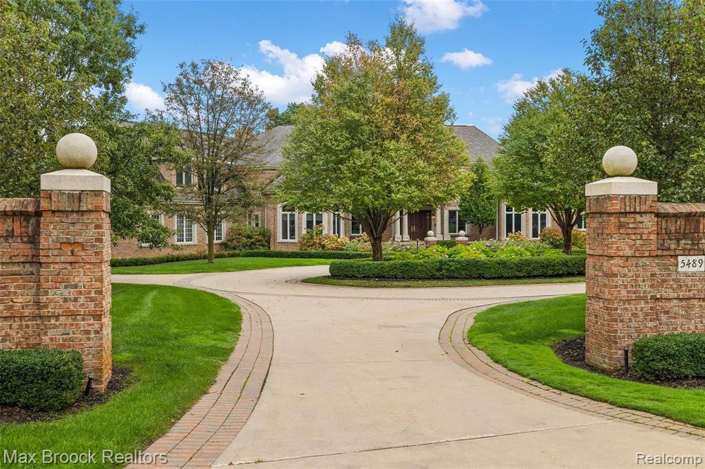 5489 Orchard Ridge Drive Rochester, MI 48306 - Photo 3 of 49