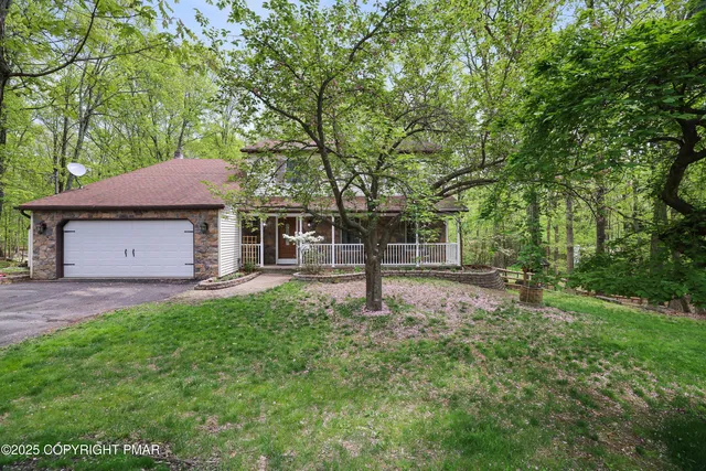 $464,800 | 113 Hemlock Road, Tannersville, PA 18372