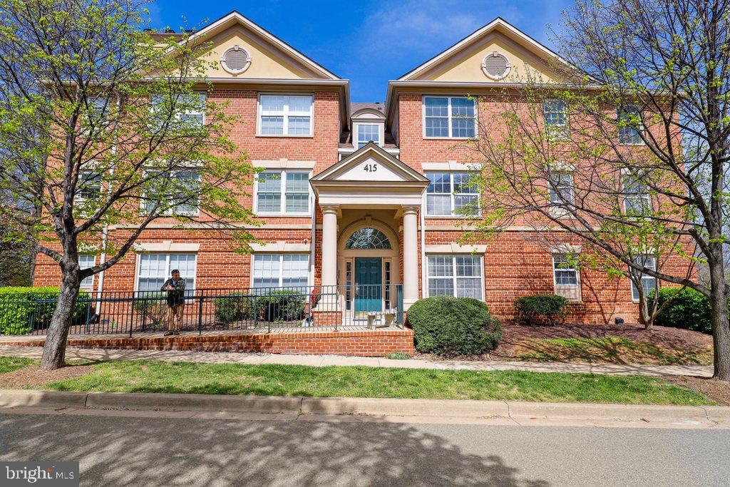415 Ridgepoint Place, Unit 41524 Gaithersburg, MD 20878 - Photo 1 of 28 Gallery Image 1