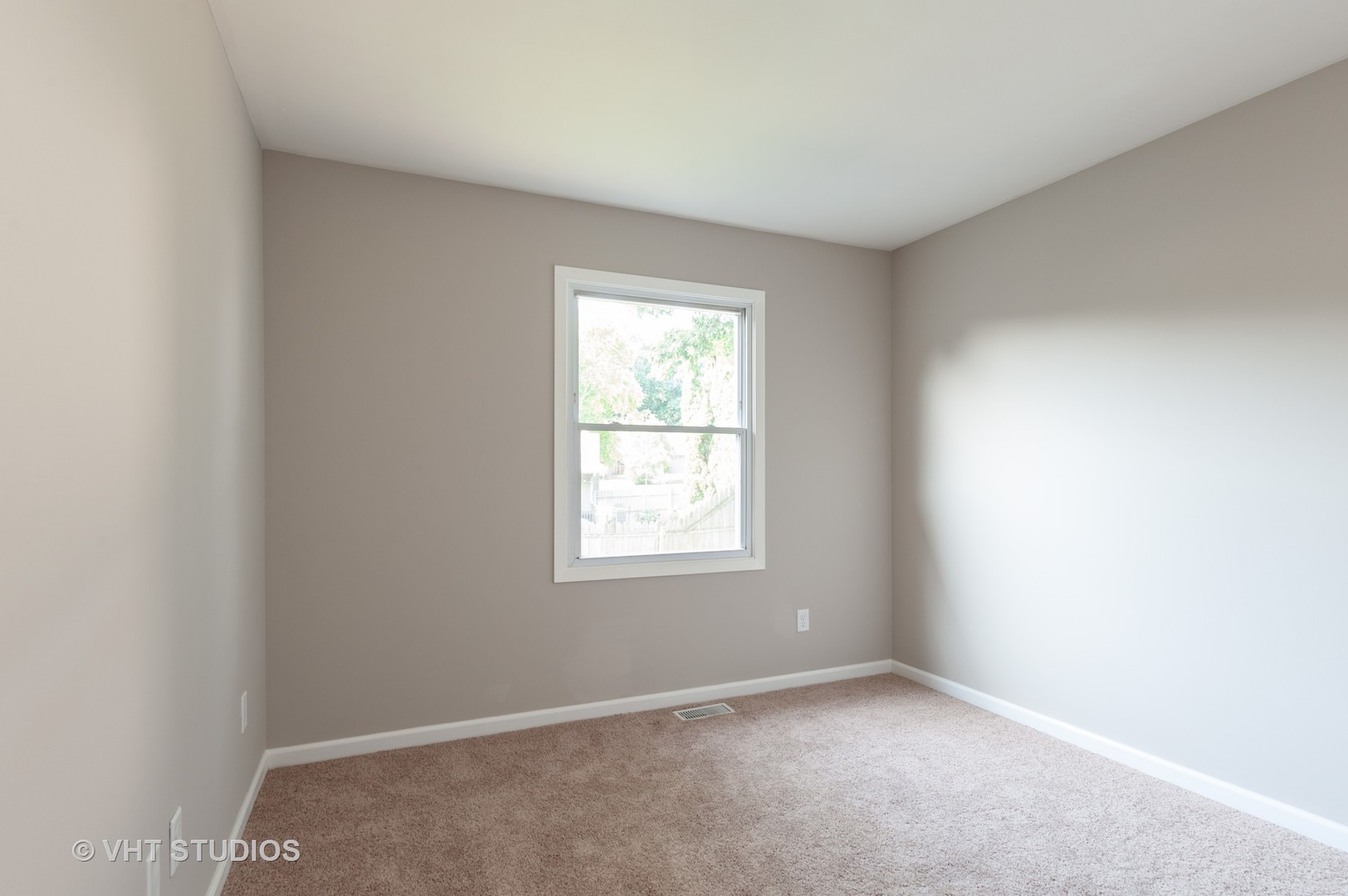 366 Teal Road Lindenhurst, IL 60046 - Photo 11 of 15