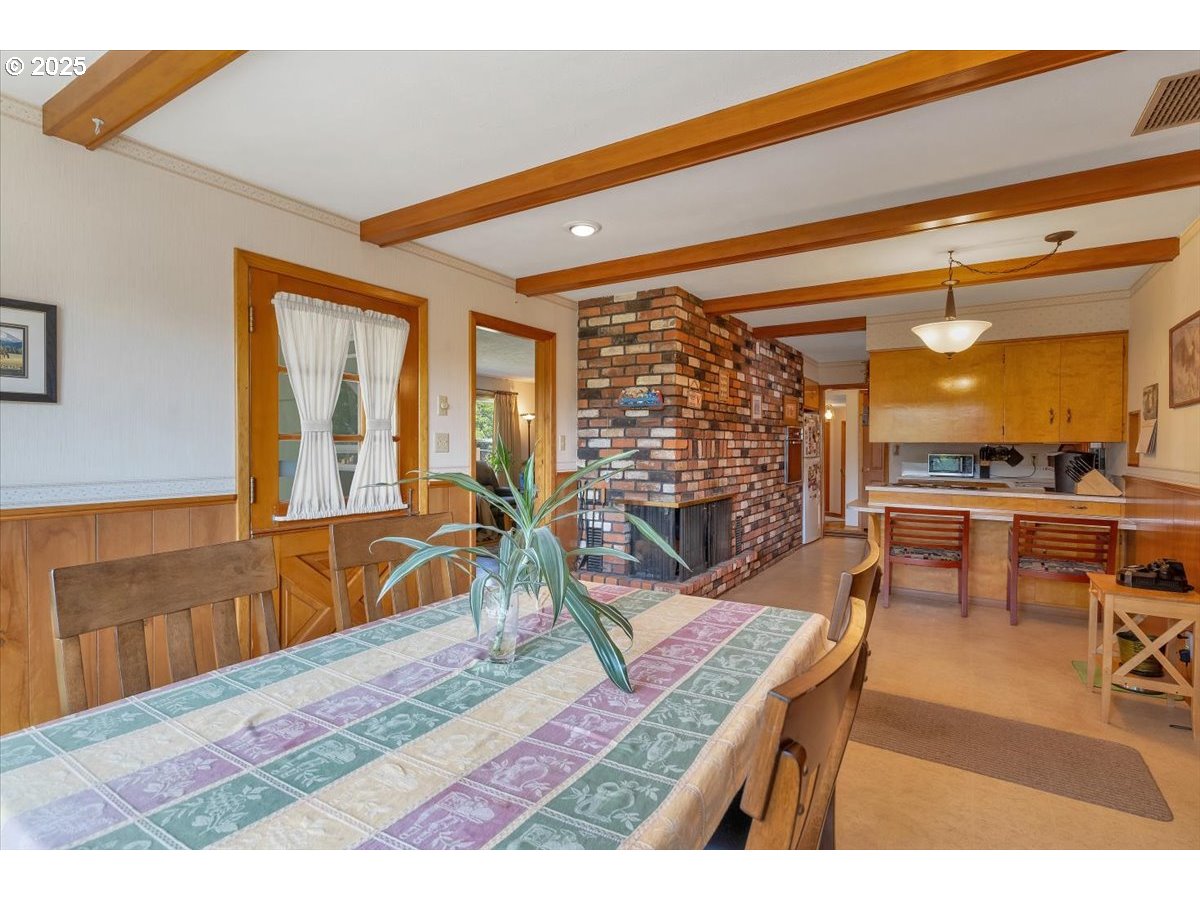 32008 Moss Street Lebanon, OR 97355 - Photo 13 of 39