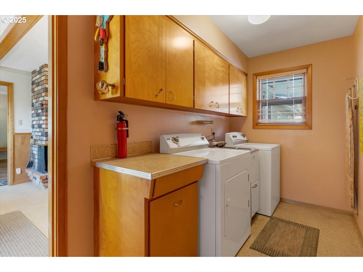 32008 Moss Street Lebanon, OR 97355 - Photo 16 of 39