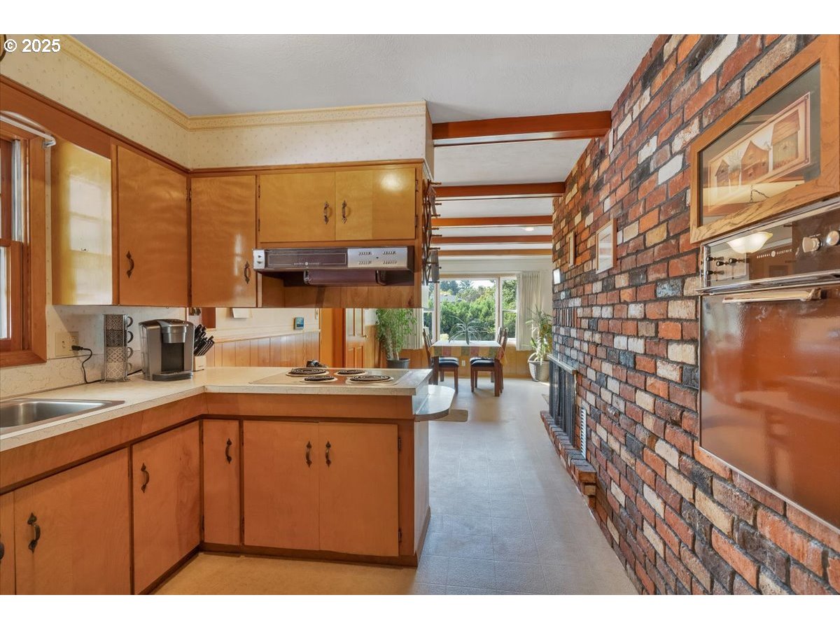 32008 Moss Street Lebanon, OR 97355 - Photo 25 of 39