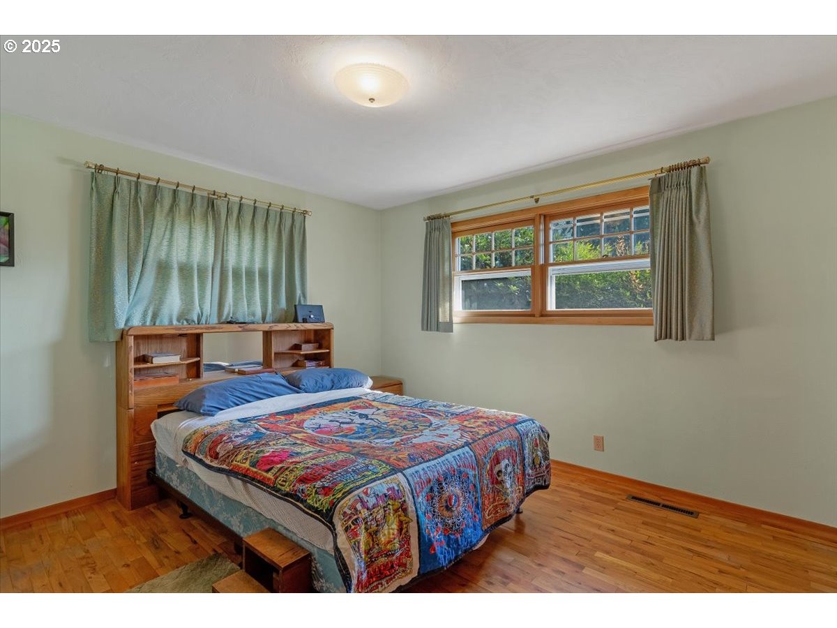 32008 Moss Street Lebanon, OR 97355 - Photo 28 of 39