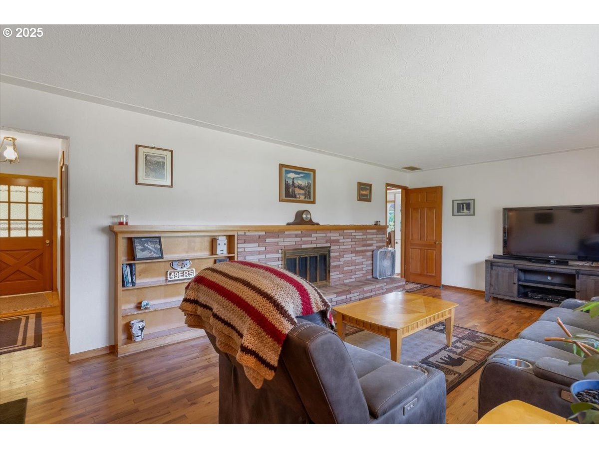 32008 Moss Street Lebanon, OR 97355 - Photo 31 of 39