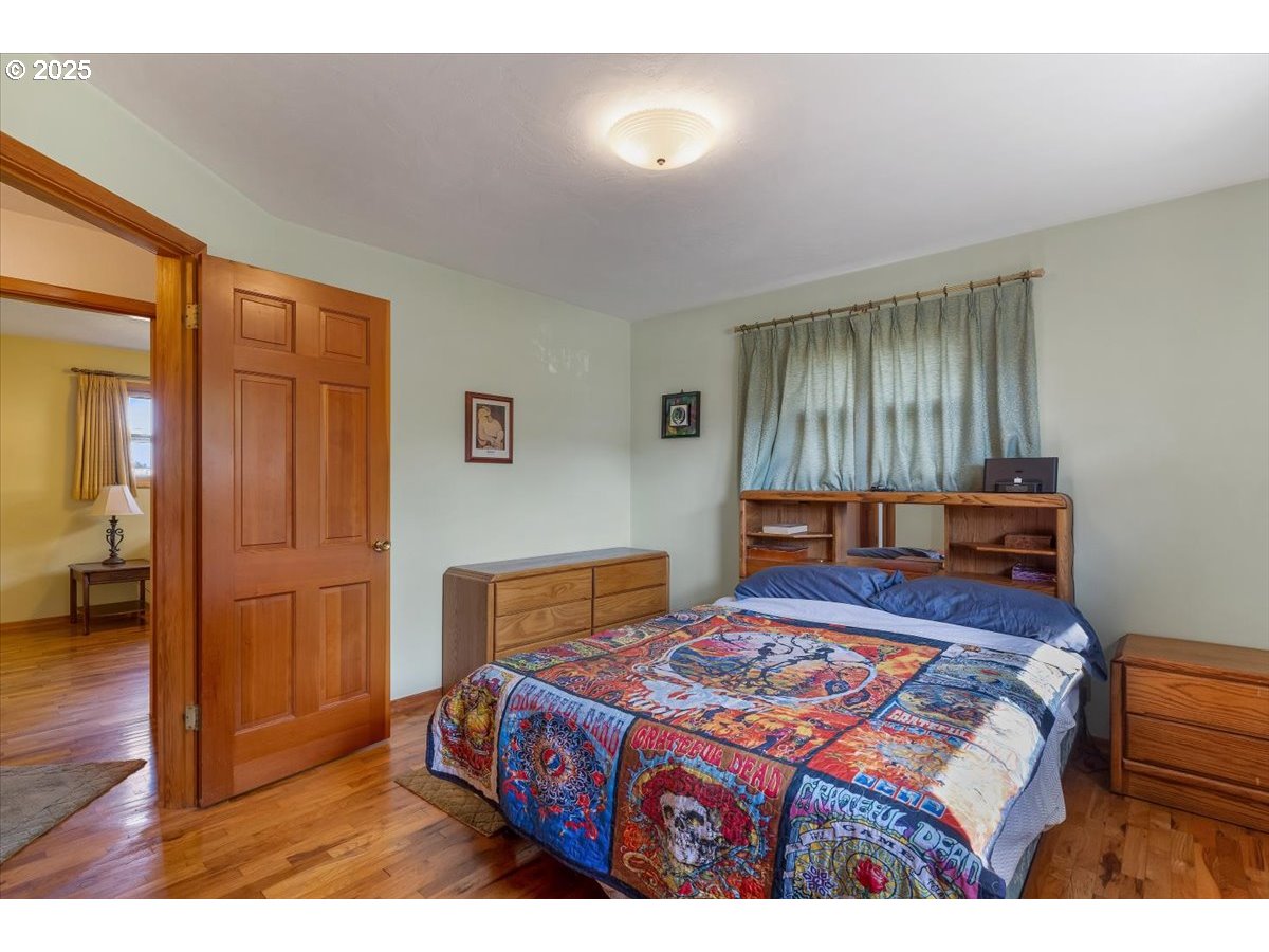 32008 Moss Street Lebanon, OR 97355 - Photo 36 of 39