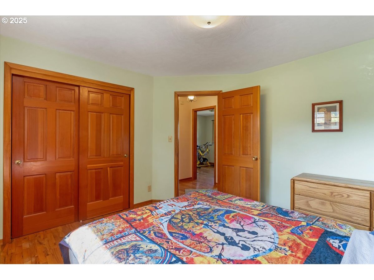 32008 Moss Street Lebanon, OR 97355 - Photo 37 of 39