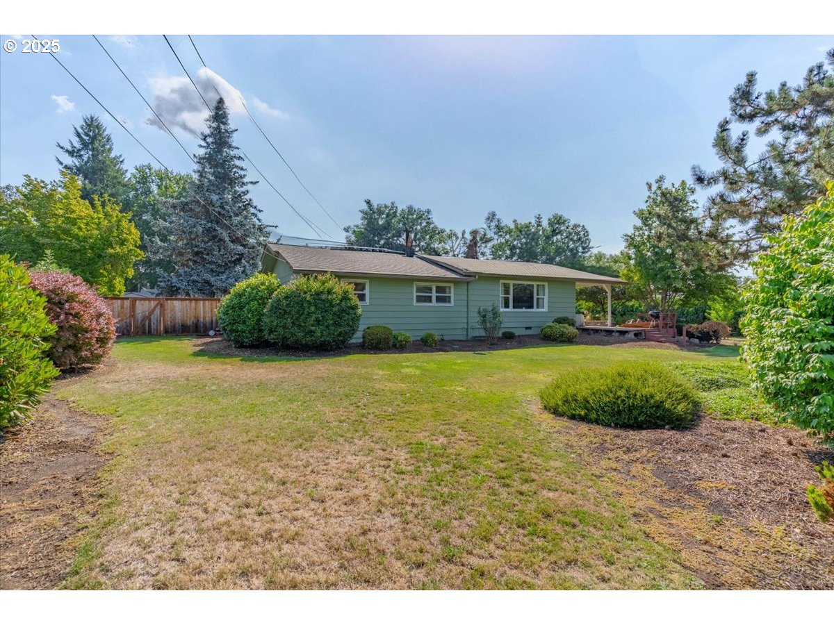 32008 Moss Street Lebanon, OR 97355 - Photo 4 of 39