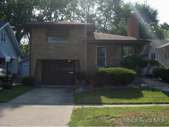 1912 South Pasfield Street Springfield, IL 62704 - Photo 1 of 19