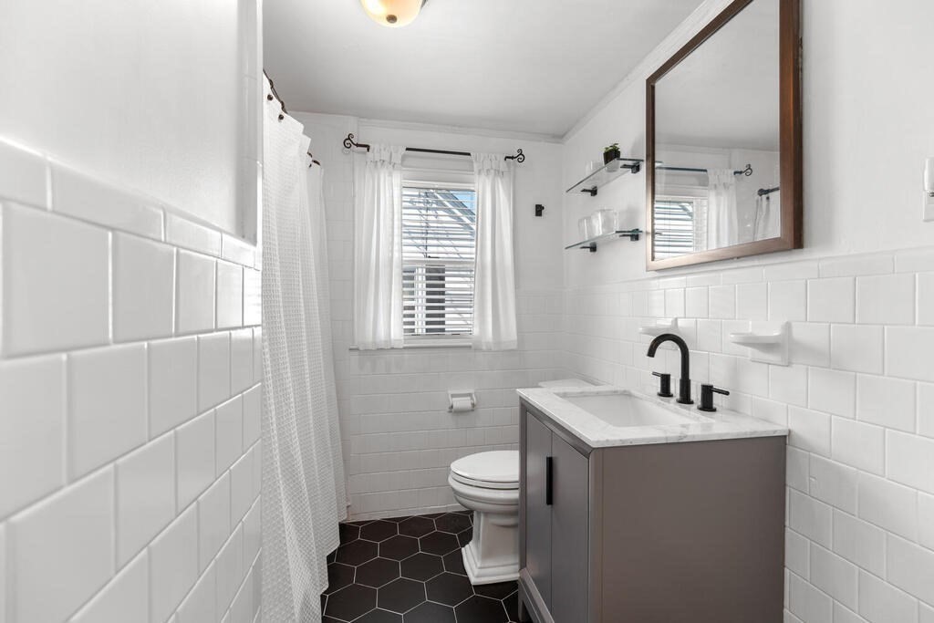 81 Joyce Kilmer Road Boston, MA 02132 - Photo 18 of 34 Gallery Image 18