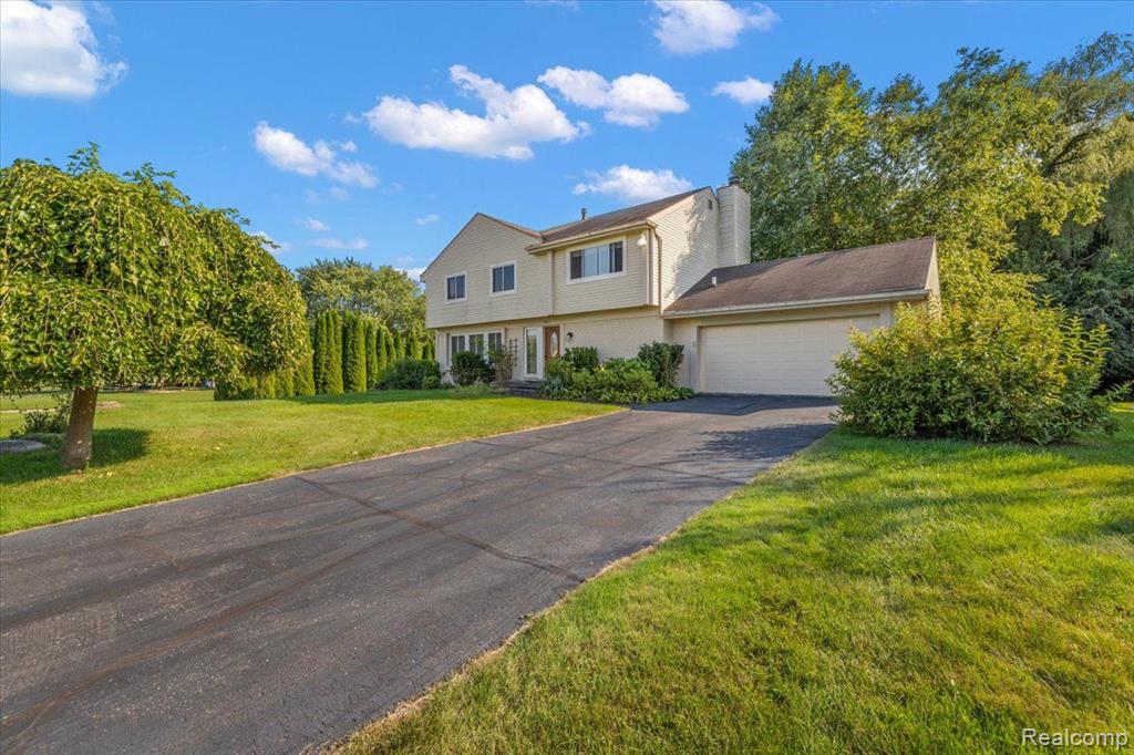 5071 Patrick Road West Bloomfield, MI 48322 - Photo 3 of 30 Gallery Image 3
