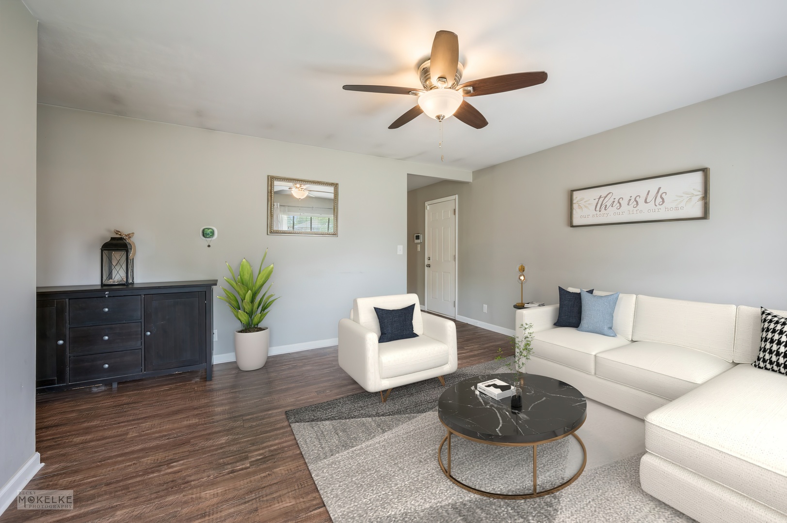 1270 Post Road Aurora, IL 60506 - Photo 3 of 18 a living room with furniture and a wooden floor