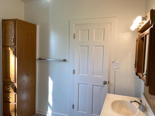 690 Upton Avenue Springfield, MI 49037 - Photo 17 of 39 IMG_1936