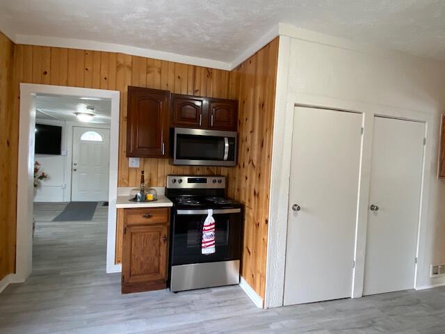 690 Upton Avenue Springfield, MI 49037 - Photo 10 of 39 IMG_2652