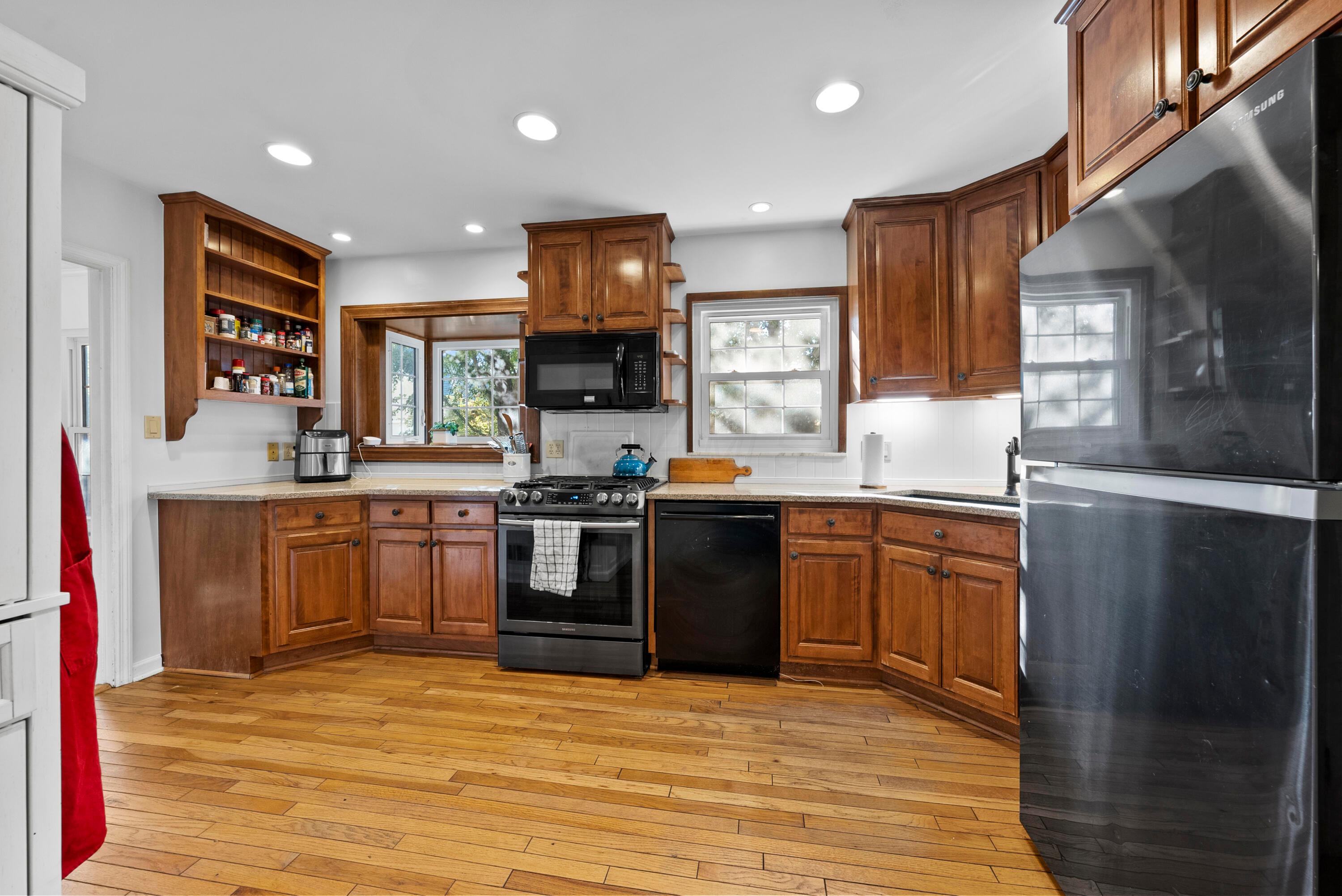 2561 Chester Road Upper Arlington, OH 43221 - Photo 11 of 38 Kitchen