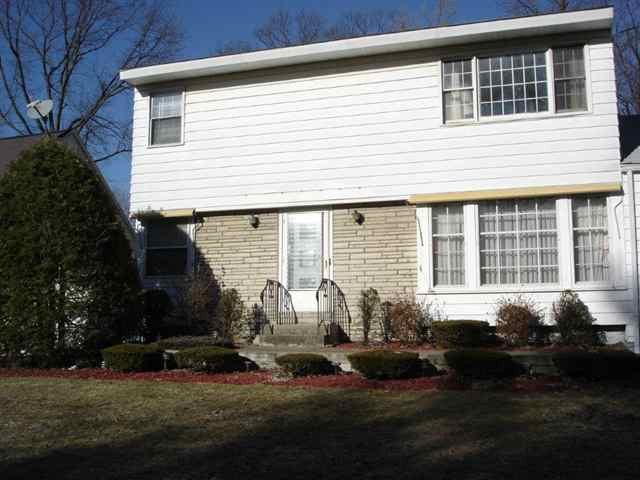 14 Clinton Road Colonie, NY 12110 - Photo 2 of 3 Photo 2