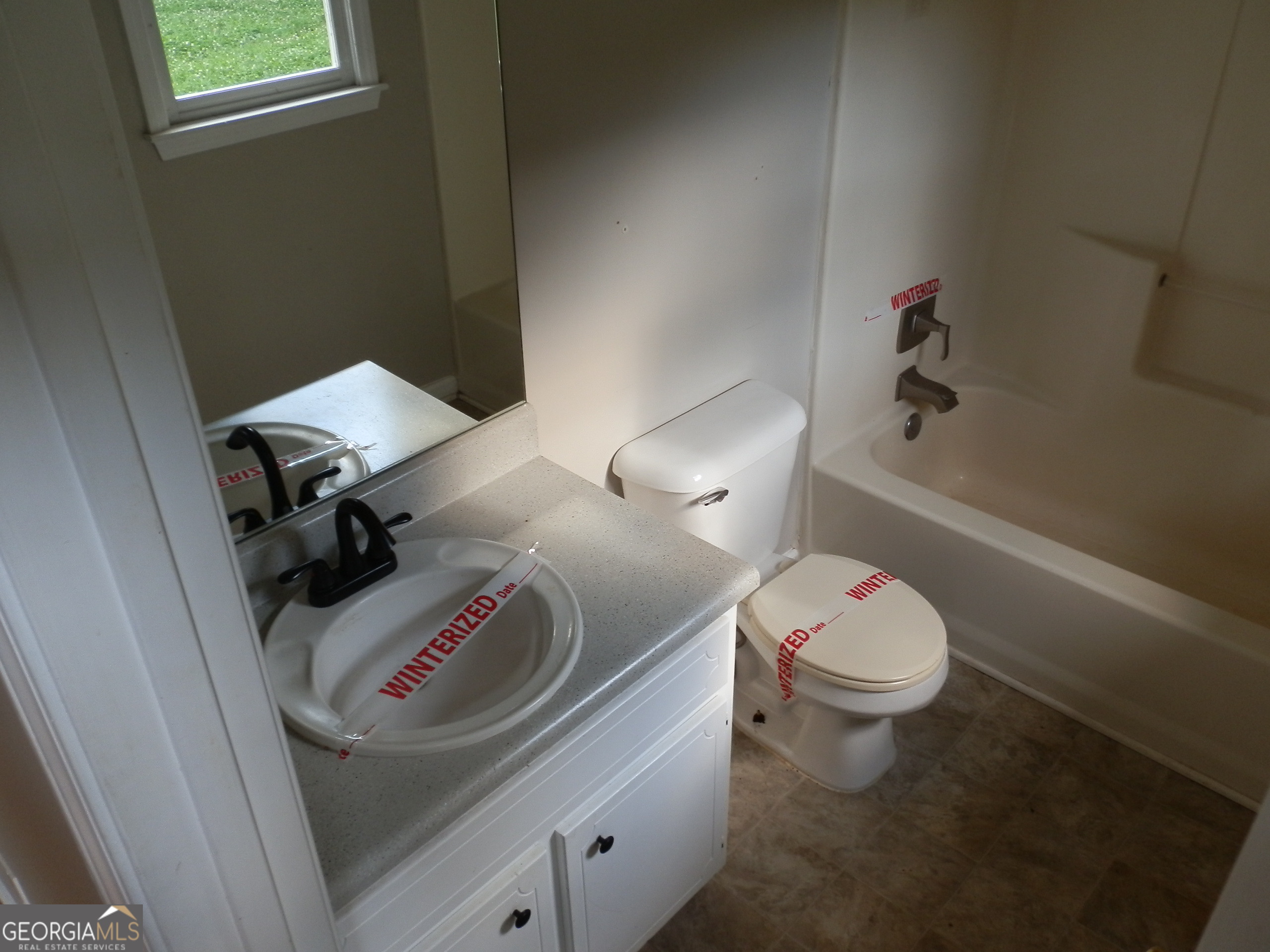 51 Jennifer Lane Rydal, GA 30171 - Photo 14 of 37 Master Bathroom