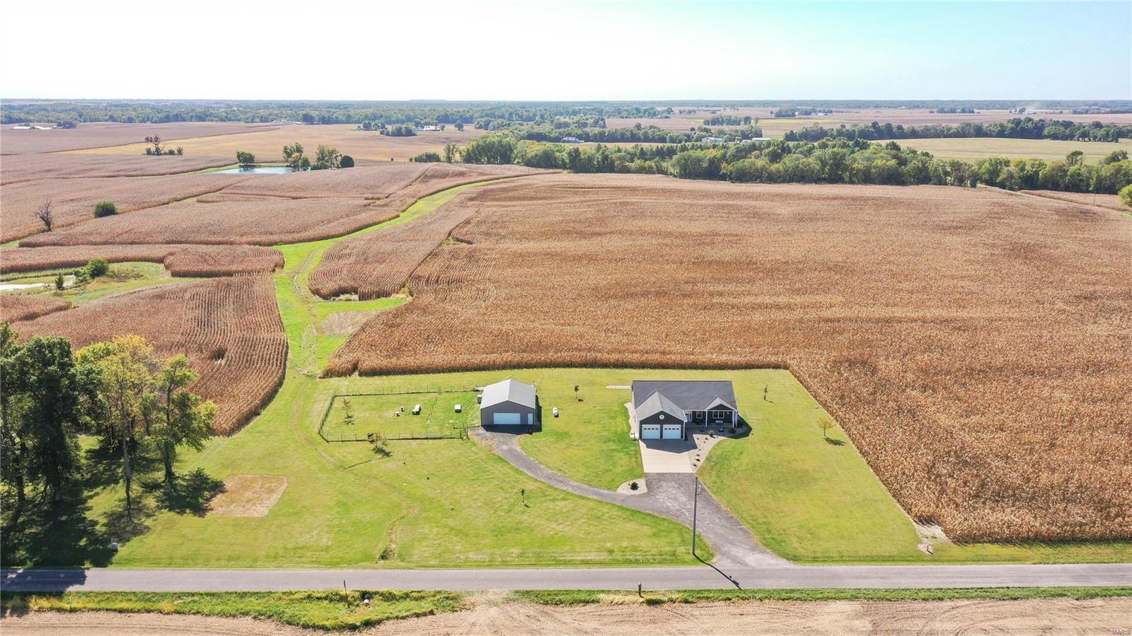 9026 Maple Road Edwardsville, IL 62025 - Photo 4 of 64