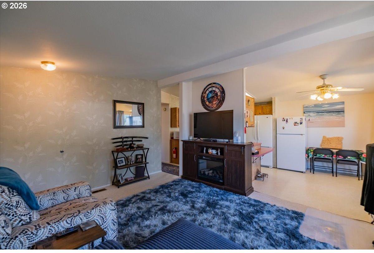 4915 Swegle Road Northeast, Unit 13 Salem, OR 97301 - Photo 6 of 28 Gallery Image 6
