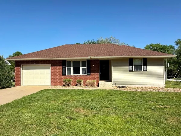 $168,000 | 1409 Schrock Street, El Dorado Springs, MO 64744