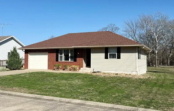$172,500 | 1409 Schrock Street, El Dorado Springs, MO 64744