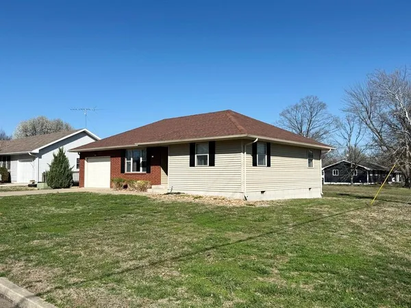 $172,500 | 1409 Schrock Street, El Dorado Springs, MO 64744