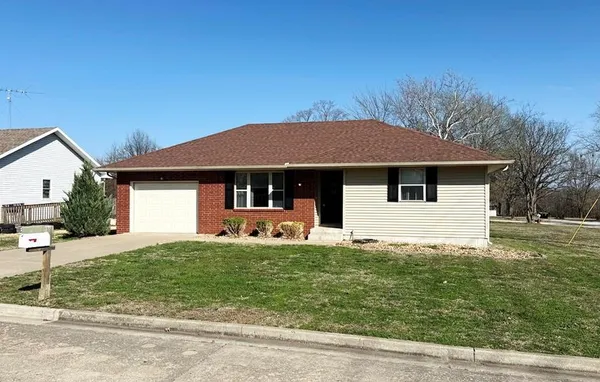 $172,500 | 1409 Schrock Street, El Dorado Springs, MO 64744