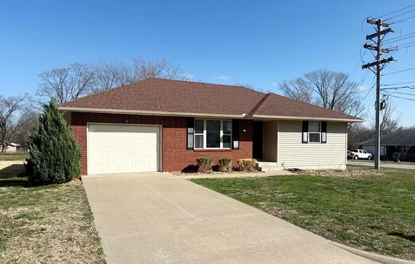 $172,500 | 1409 Schrock Street, El Dorado Springs, MO 64744