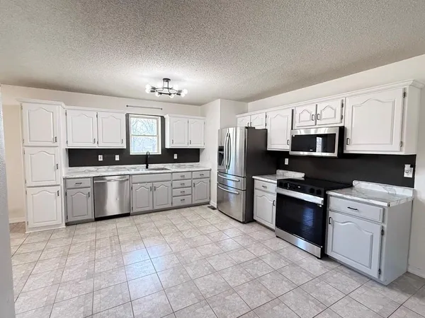 $172,500 | 1409 Schrock Street, El Dorado Springs, MO 64744