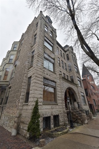 549 West Belden Avenue, Unit 2FE Chicago, IL 60614 - Photo 1 of 10 a front view of a building