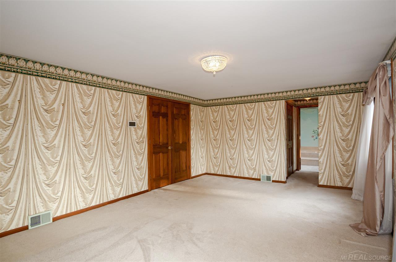 987 Lake Shore Road Grosse Pointe Shores, MI 48236 - Photo 30 of 54
