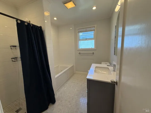 $3,900 | 4121 Lusk Street, Oakland, CA 94608