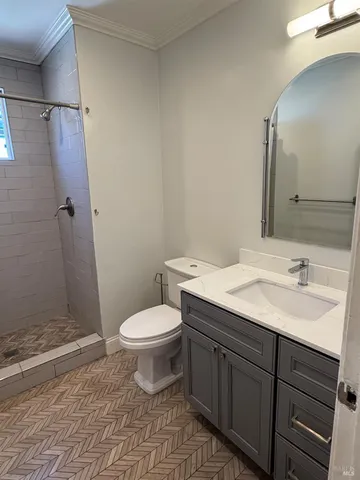 $3,900 | 4121 Lusk Street, Oakland, CA 94608