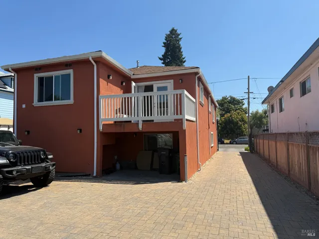 $3,900 | 4121 Lusk Street, Oakland, CA 94608