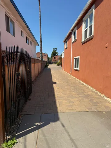 $3,900 | 4121 Lusk Street, Oakland, CA 94608