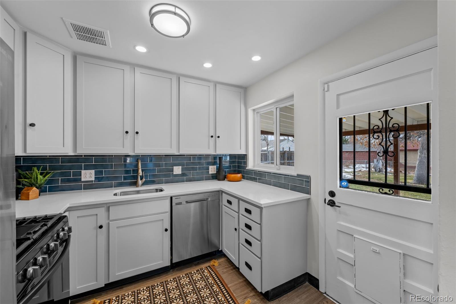 1585 Roslyn Street Denver, CO 80220 - Photo 16 of 45