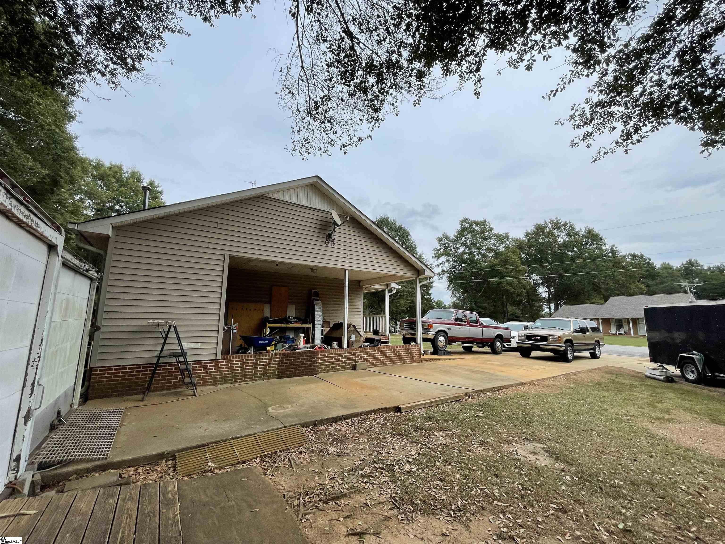 214 Mt Vernon Road Anderson, SC 29624 - Photo 14 of 15 Gallery Image 14