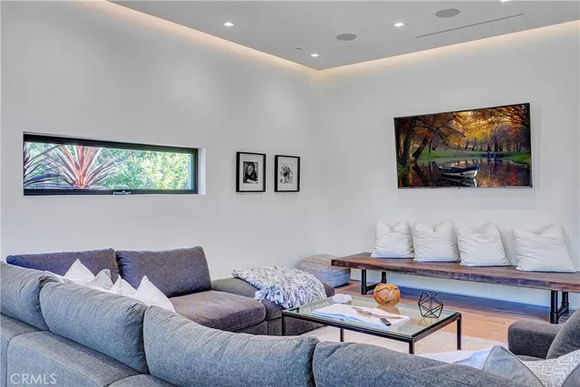 $49,000 | 19333 Rosita Street, Tarzana, CA 91356